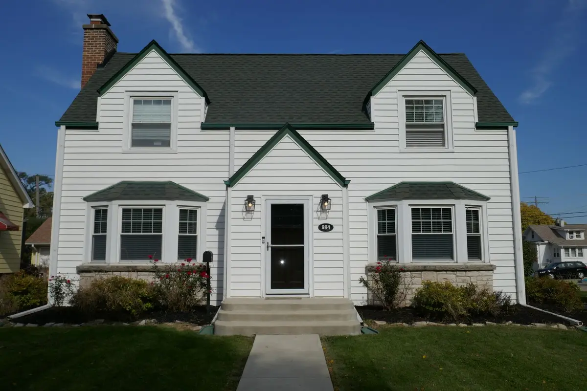 984 Woodlawn Avenue