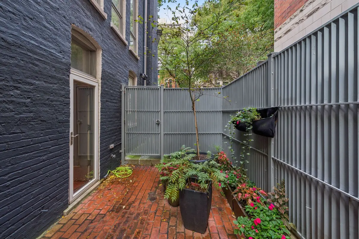 29 W Chestnut Street