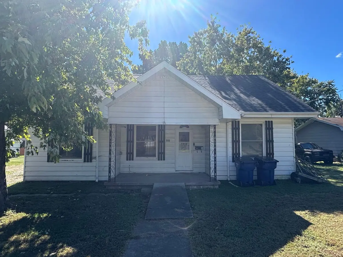 906 E Summers Street