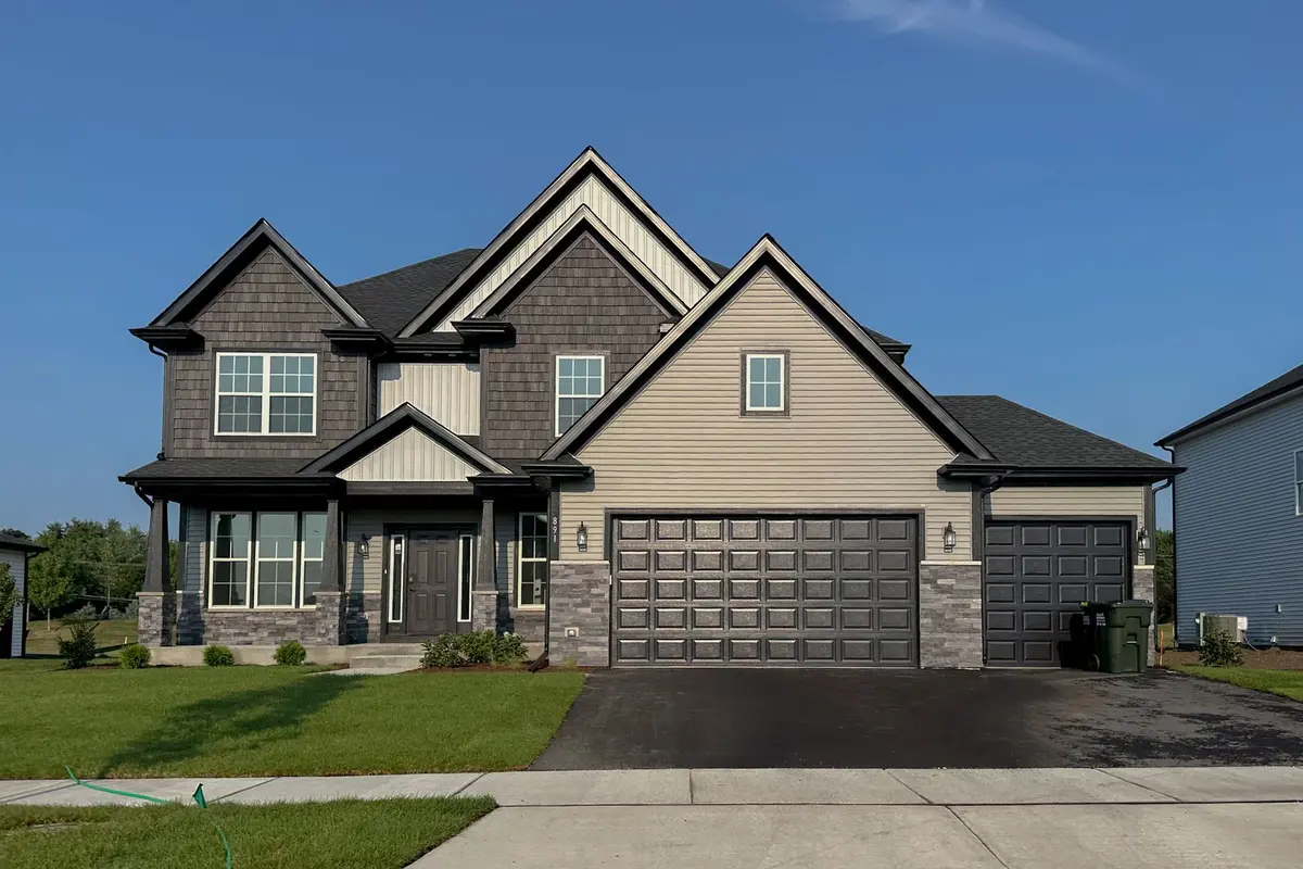 913 Deerpath Road
