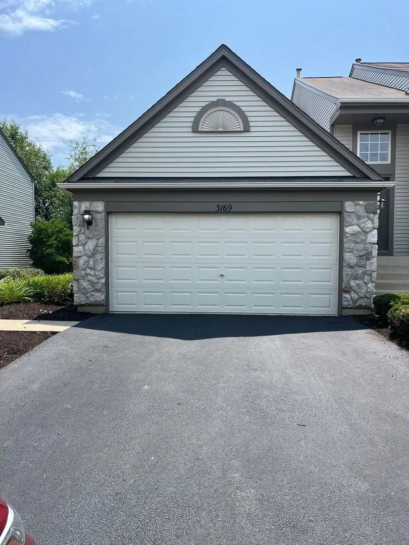 3169 Bromley Lane