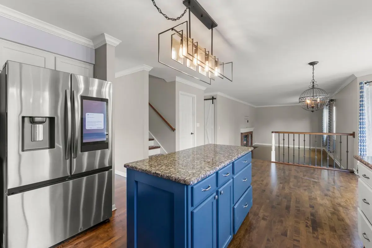 808 Livingston Court
