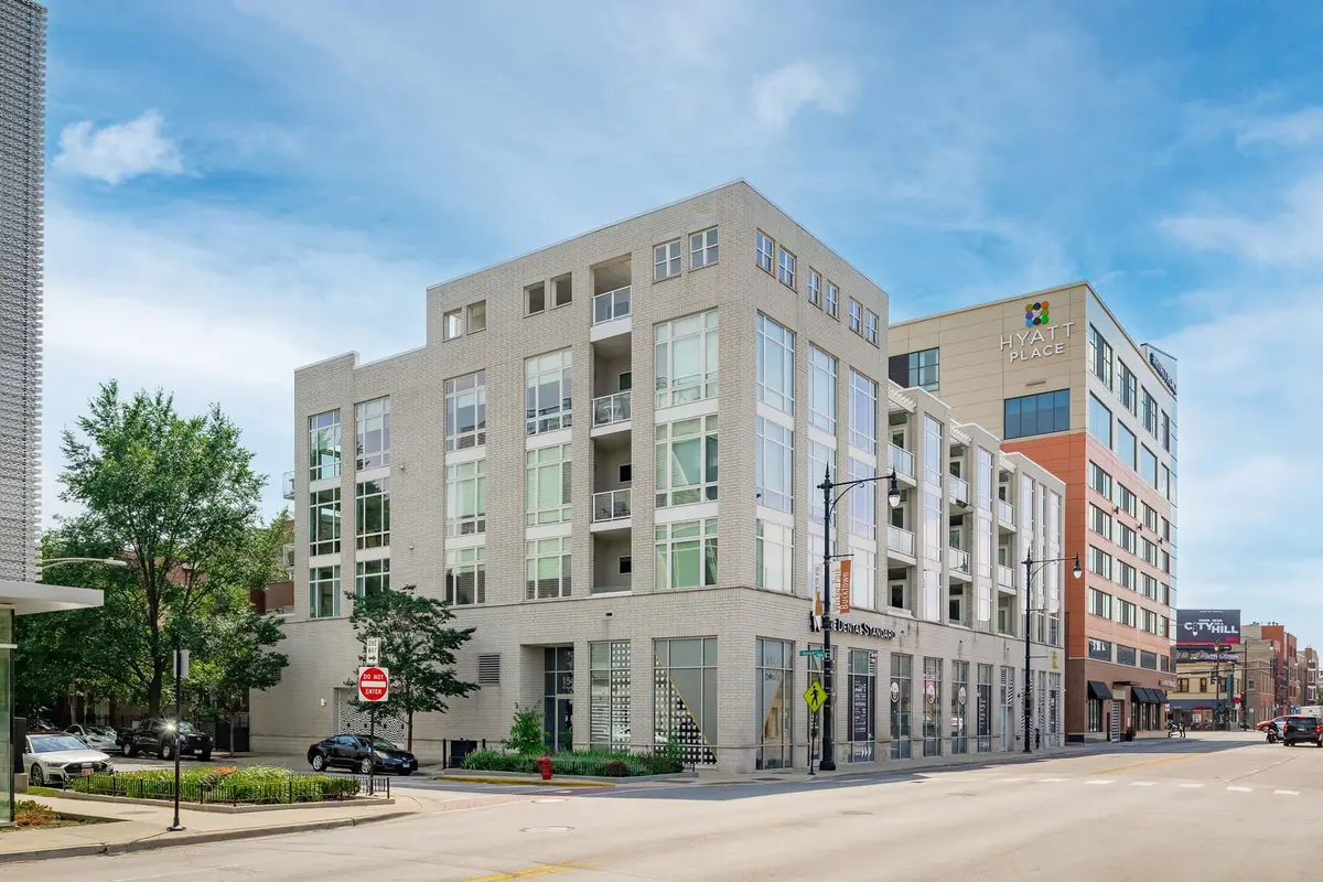 1545 W North Avenue