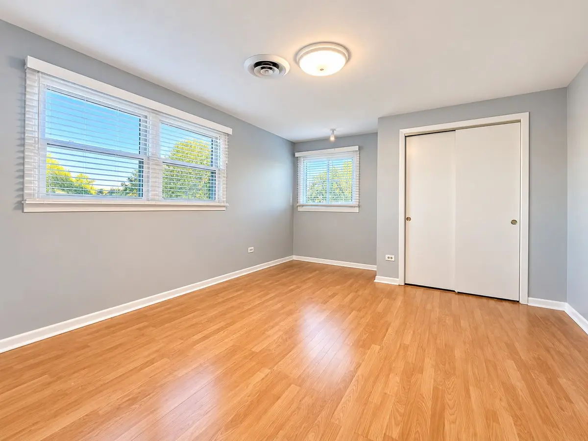 7052 W 64th Place