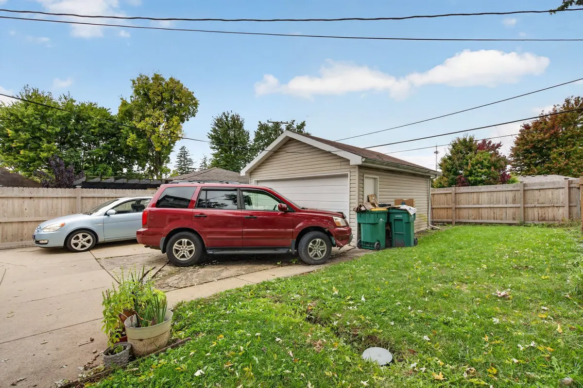 1013 N Prairie Avenue