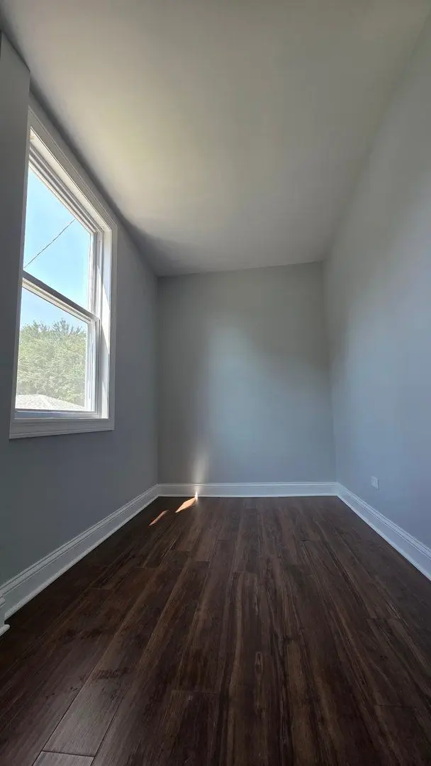 3507 W 60th Place