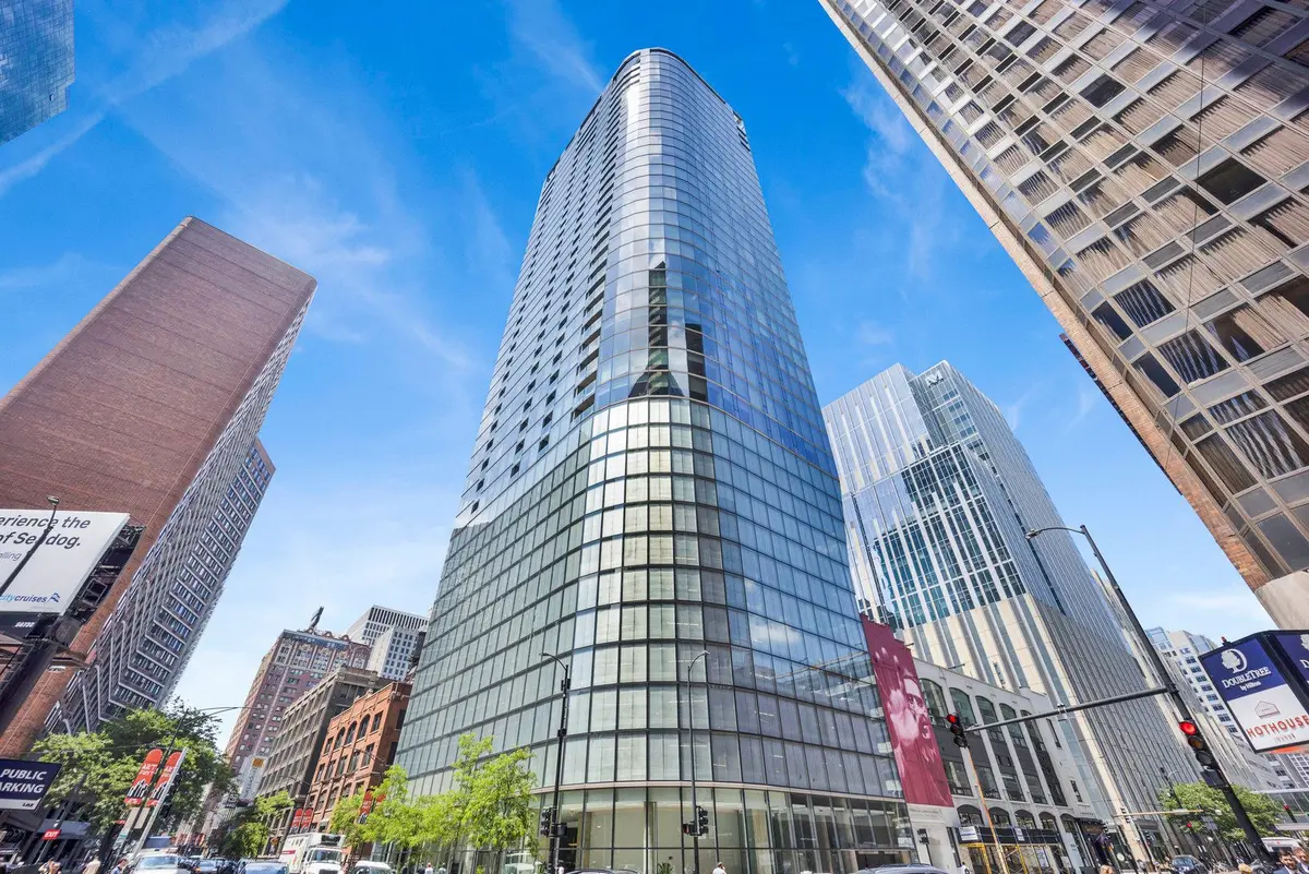 600 N Fairbanks Court