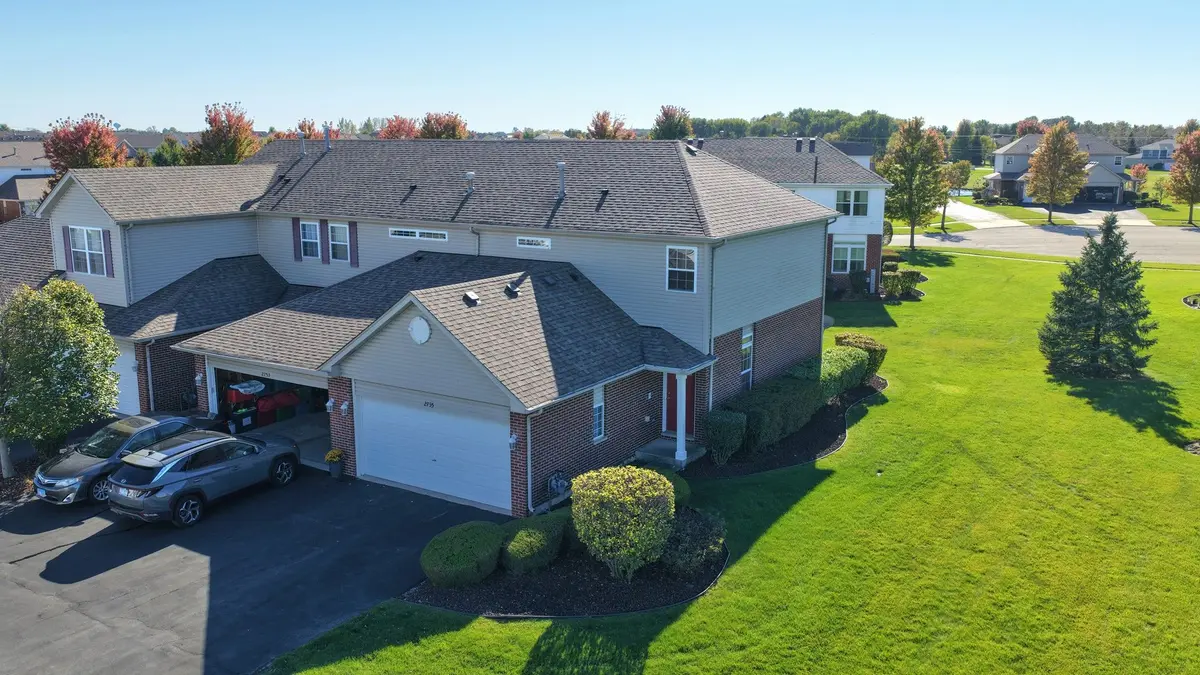 2755 Foxwood Drive