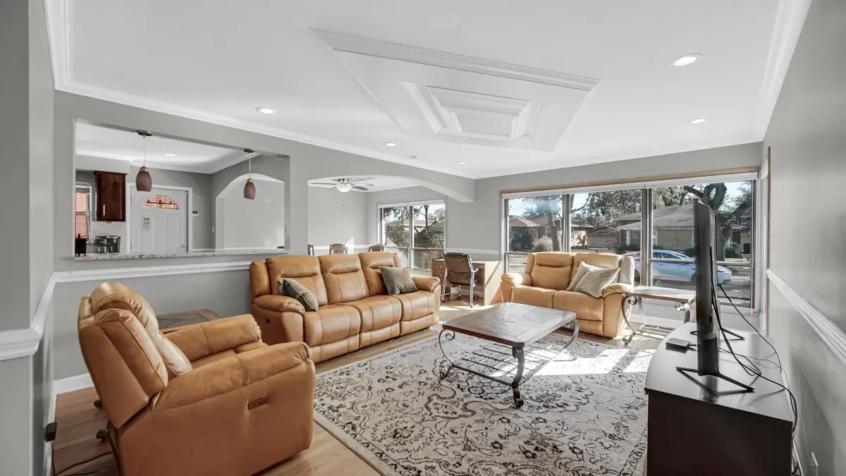1400 E Lynn Court