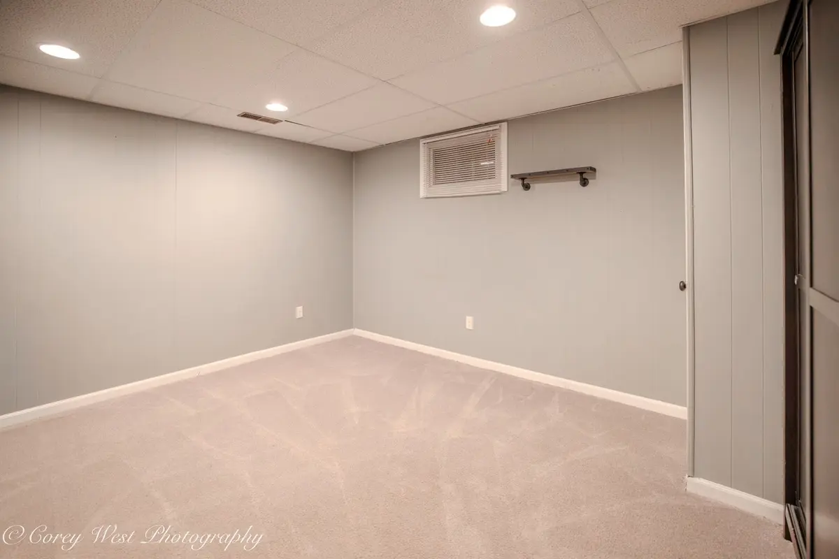 220 W Fuller Drive