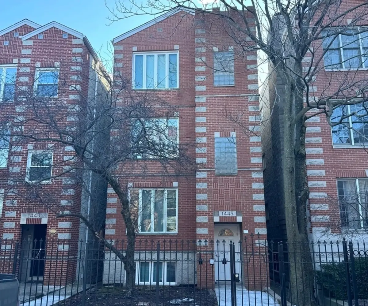1445 W Walton Street