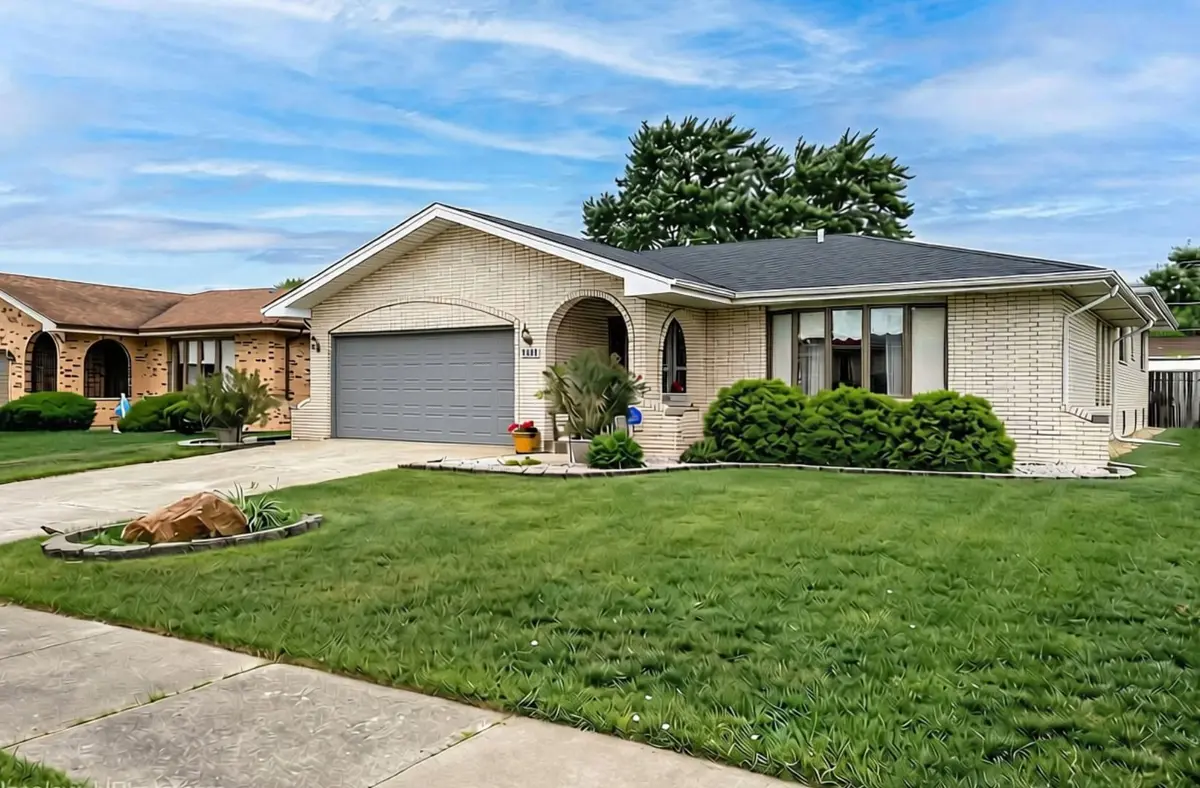 6426 W 84th Place