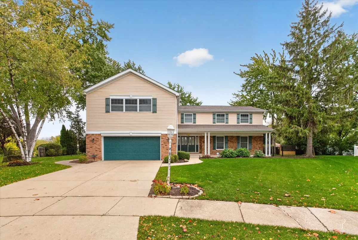 857 W Lanark Lane