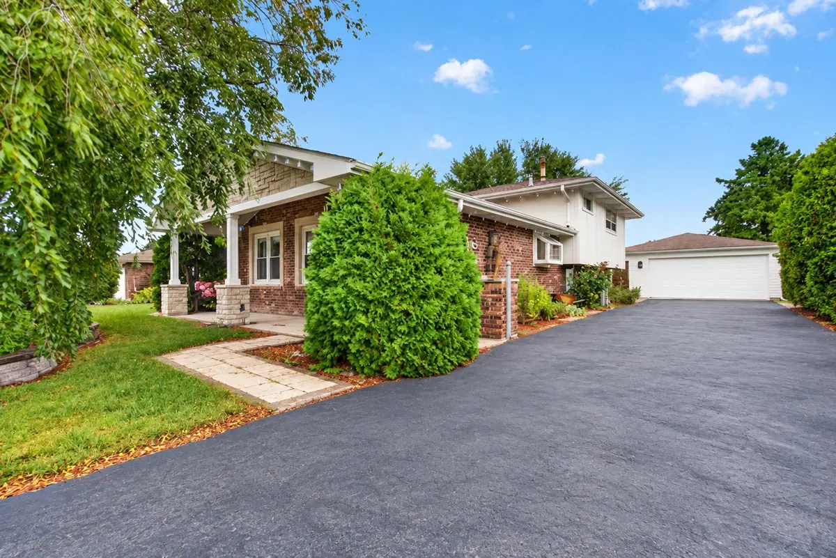 7437 Garden Lane