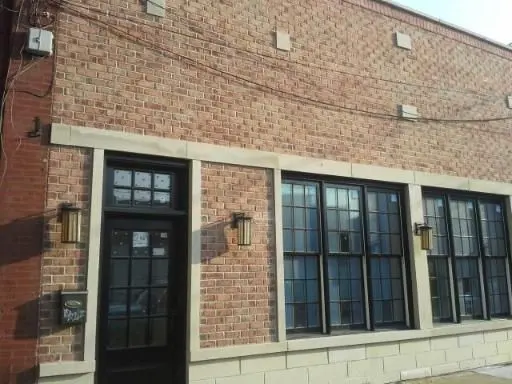 2409 W Hirsch Street