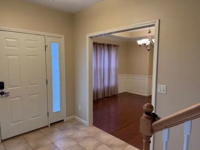 2202 AMBER LANE