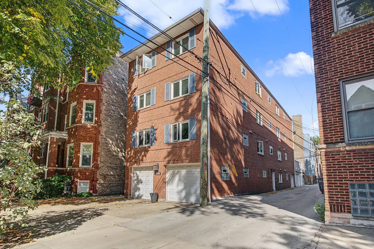916 W Wolfram Street