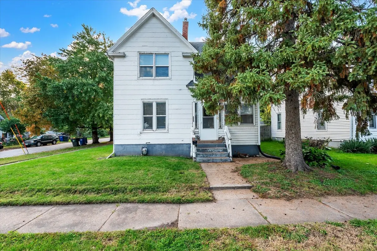 706 N Howell Street