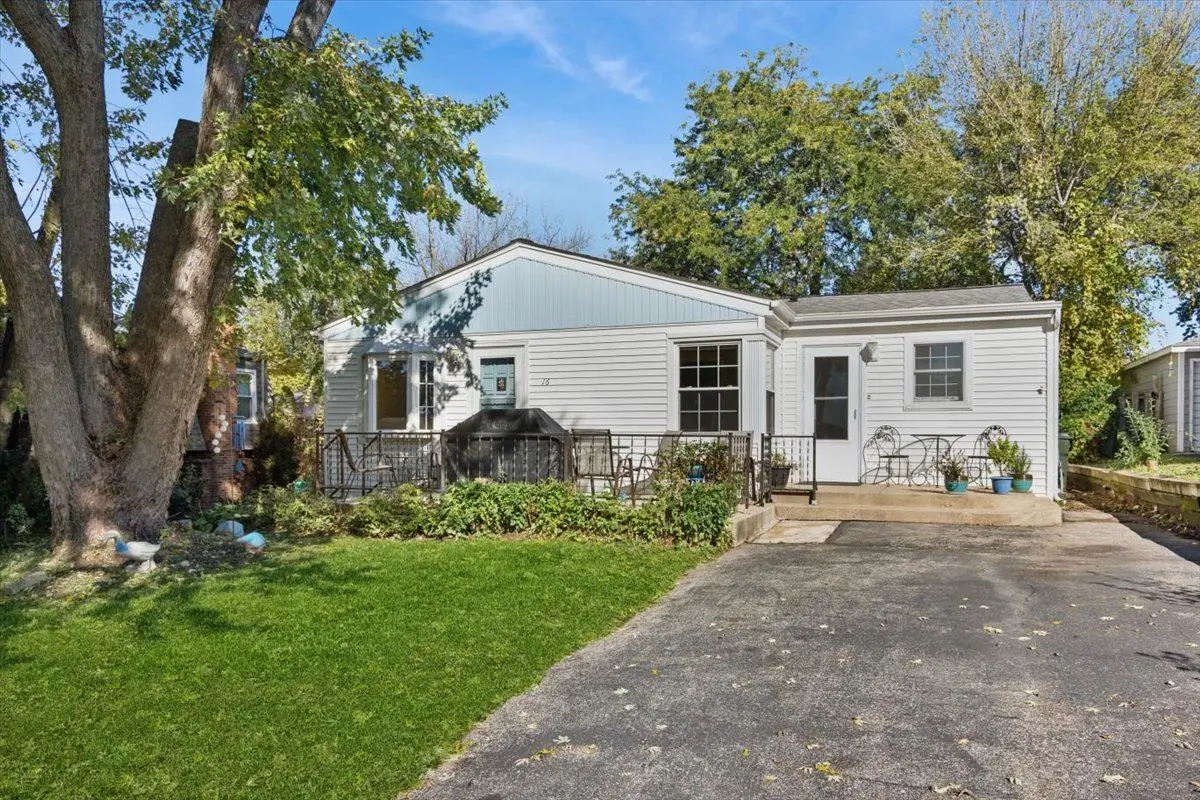 16 W Oak Street