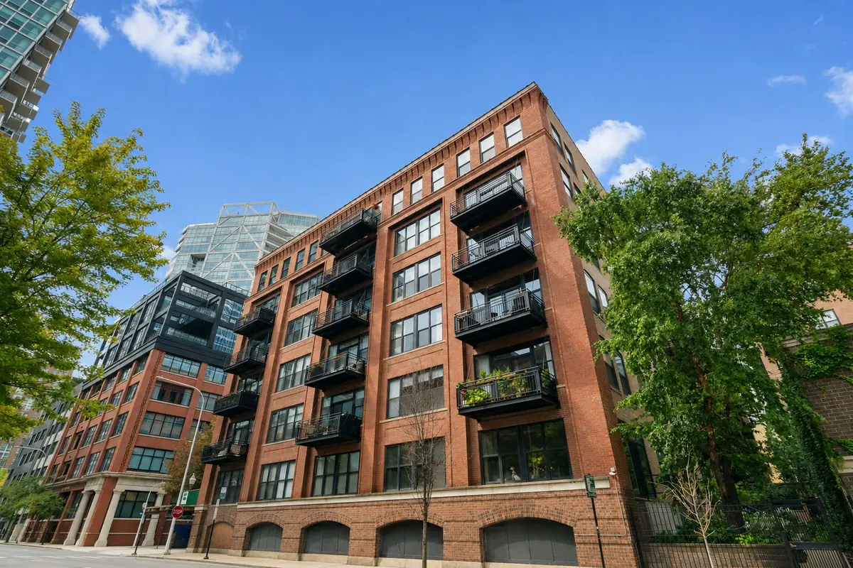 520 W Huron Street