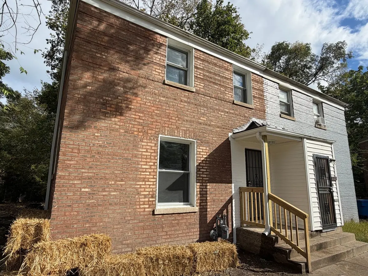 2154 E 97th Place