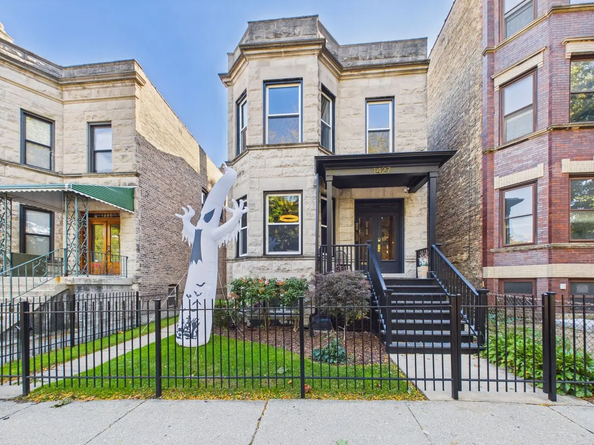 1427 W Winona Street
