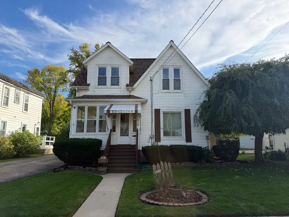 1318 Pleasant Street