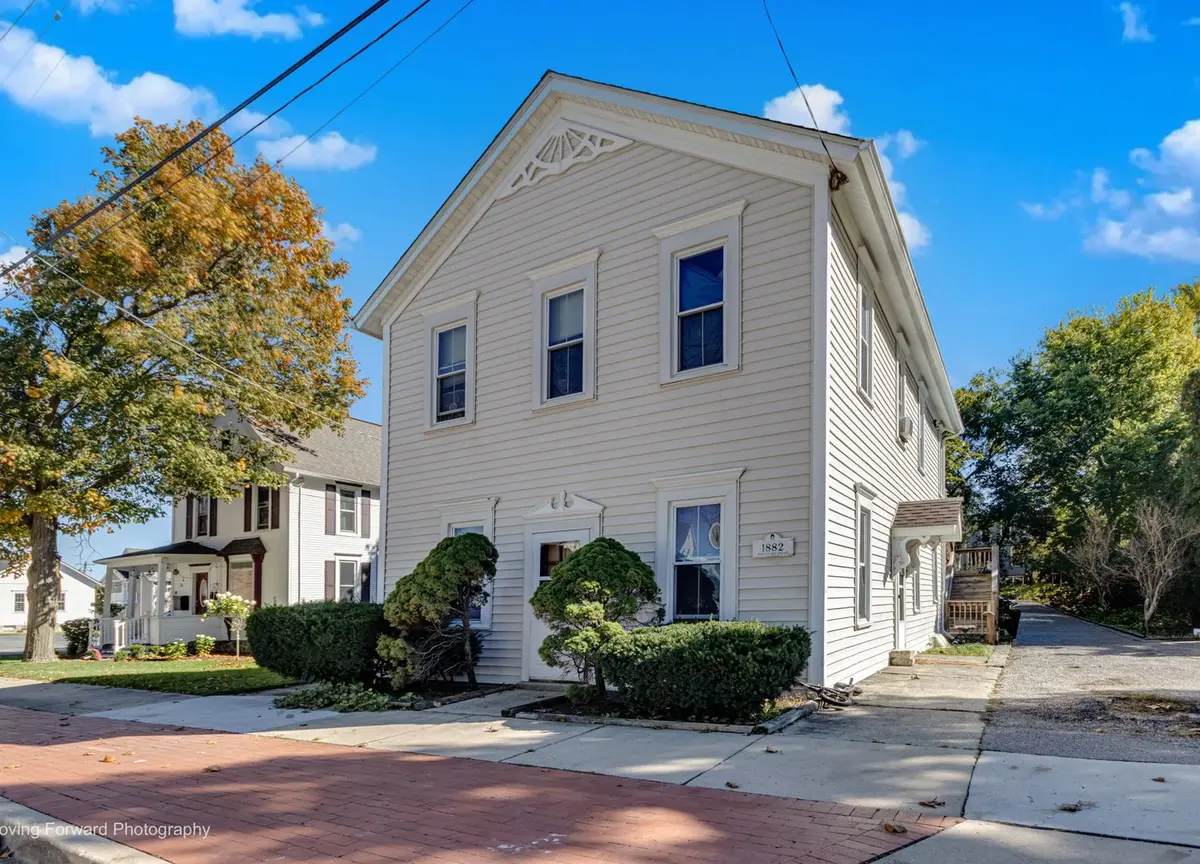 327 Jefferson Street