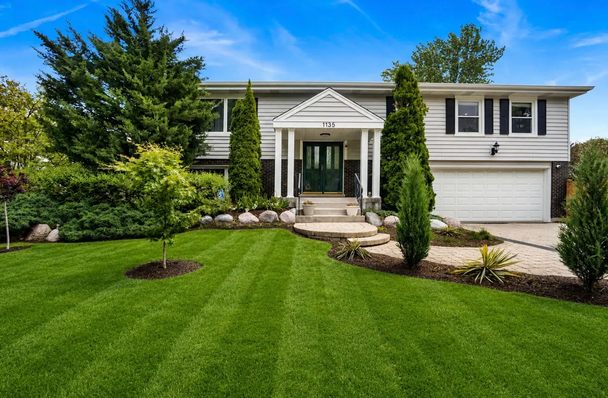 1135 Crestwood Drive