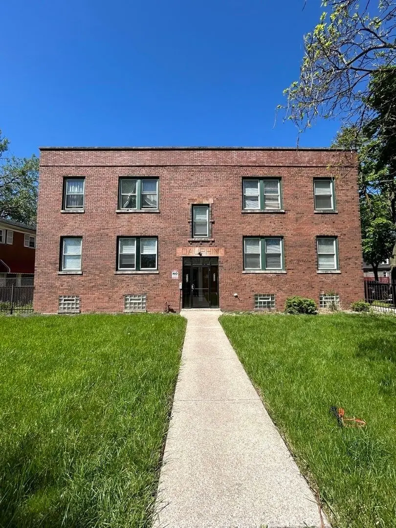 831 E 90th Place