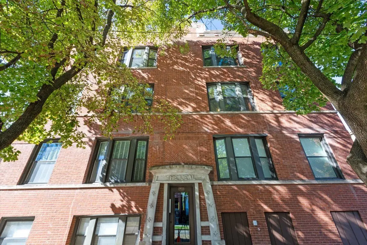 2900 N Troy Street