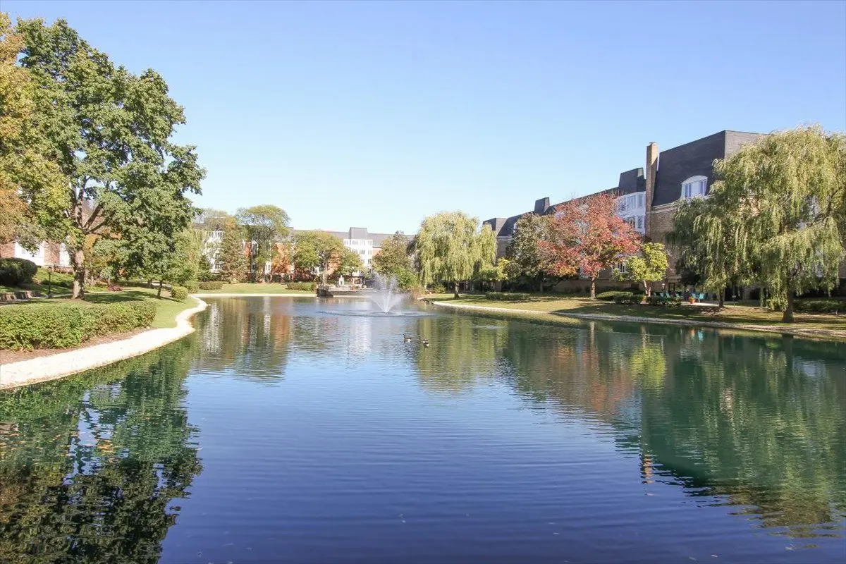 225 Lake Boulevard