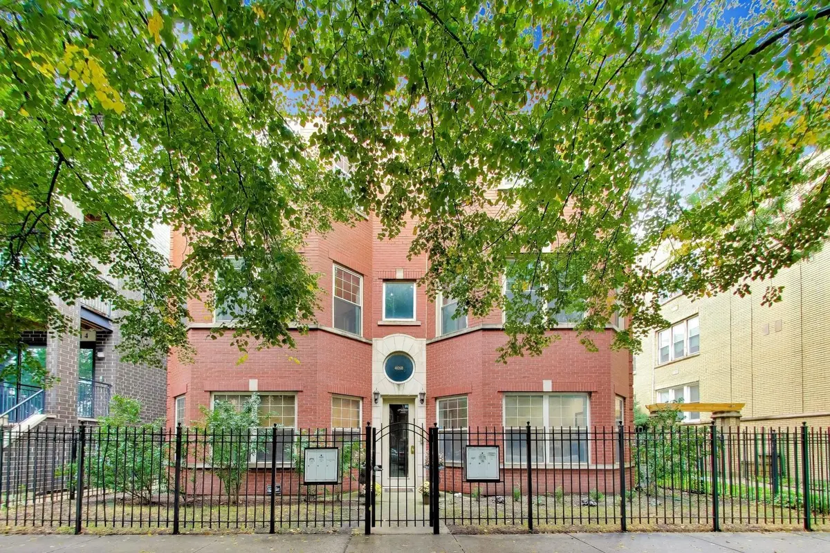4018 N Mozart Street