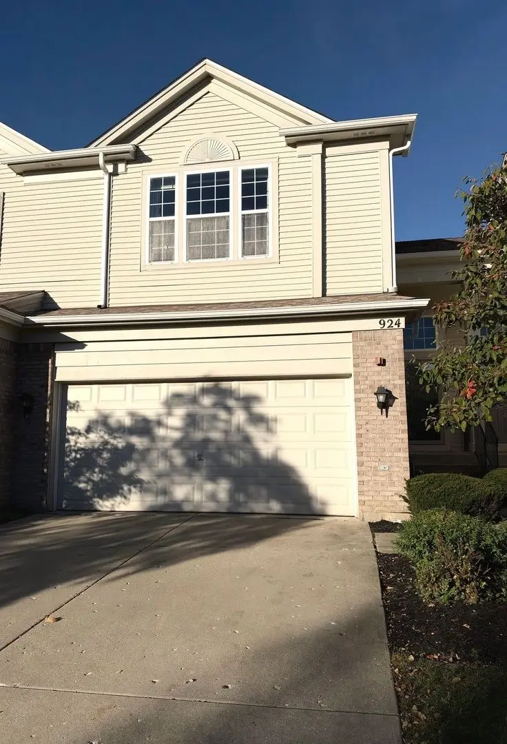 924 ELIZABETH Drive