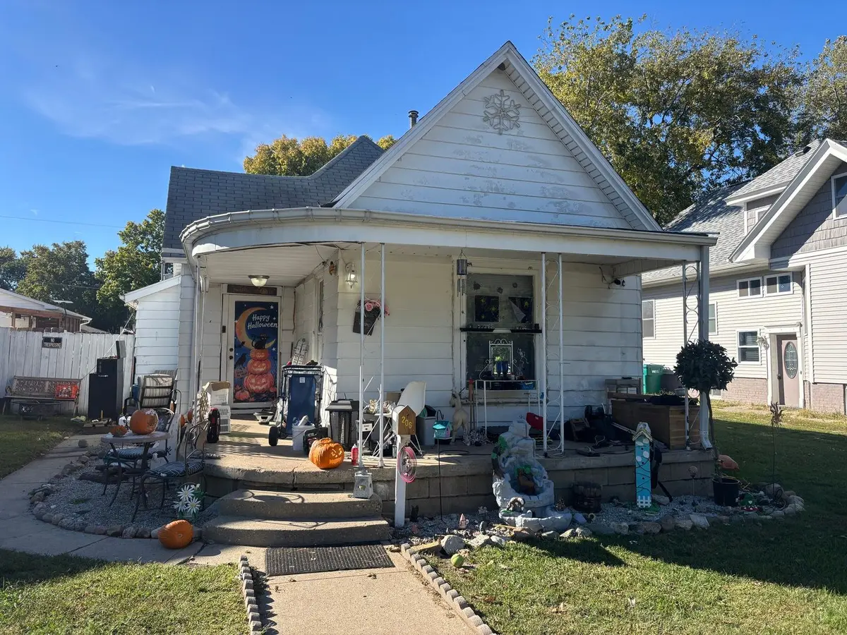 206 N Oak Street