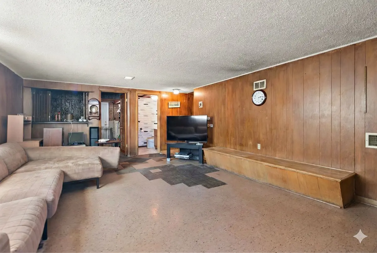 10008 Buell Court