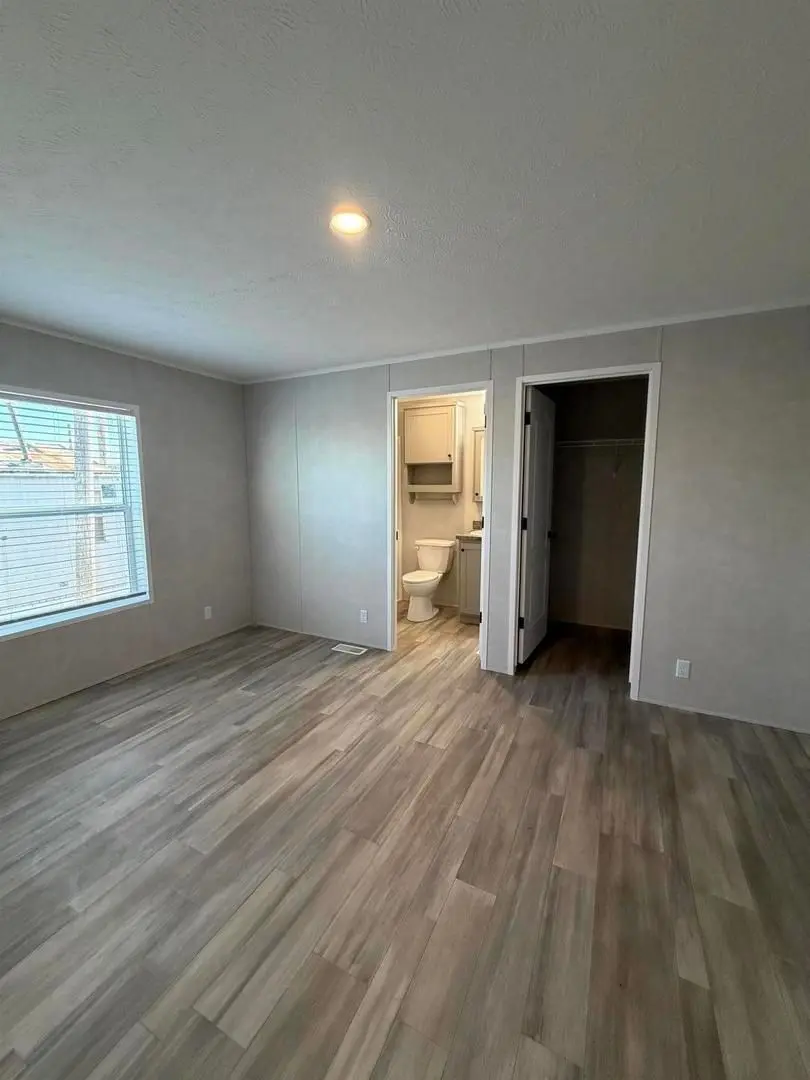 5425 Valley Drive