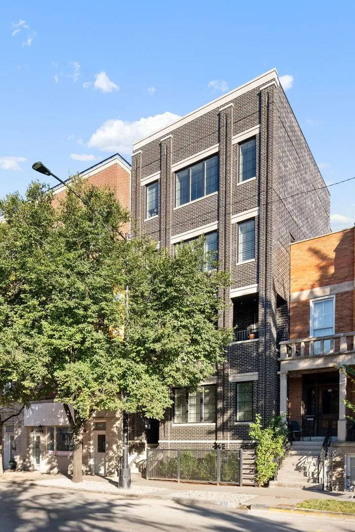 1142 W Diversey Parkway