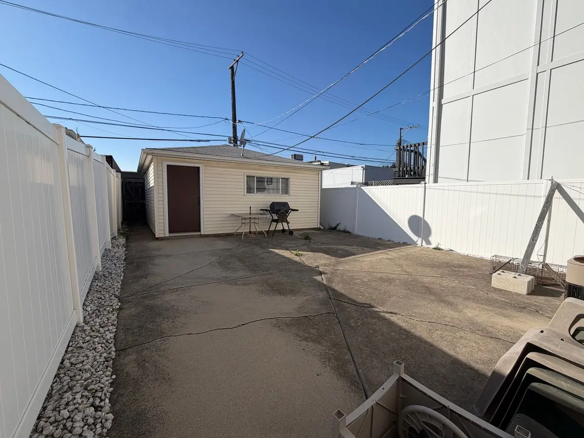 4318 S Emerald Avenue
