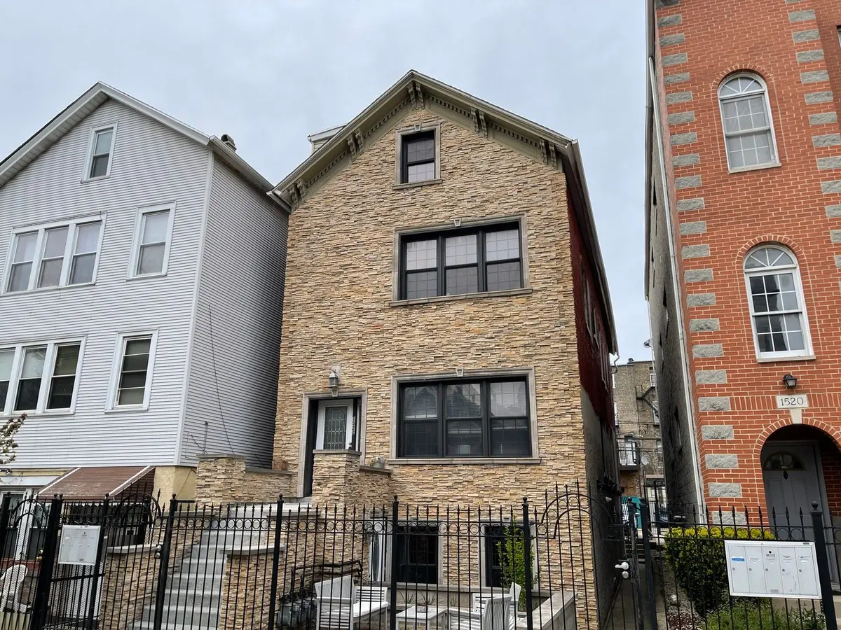1522 W Superior Street