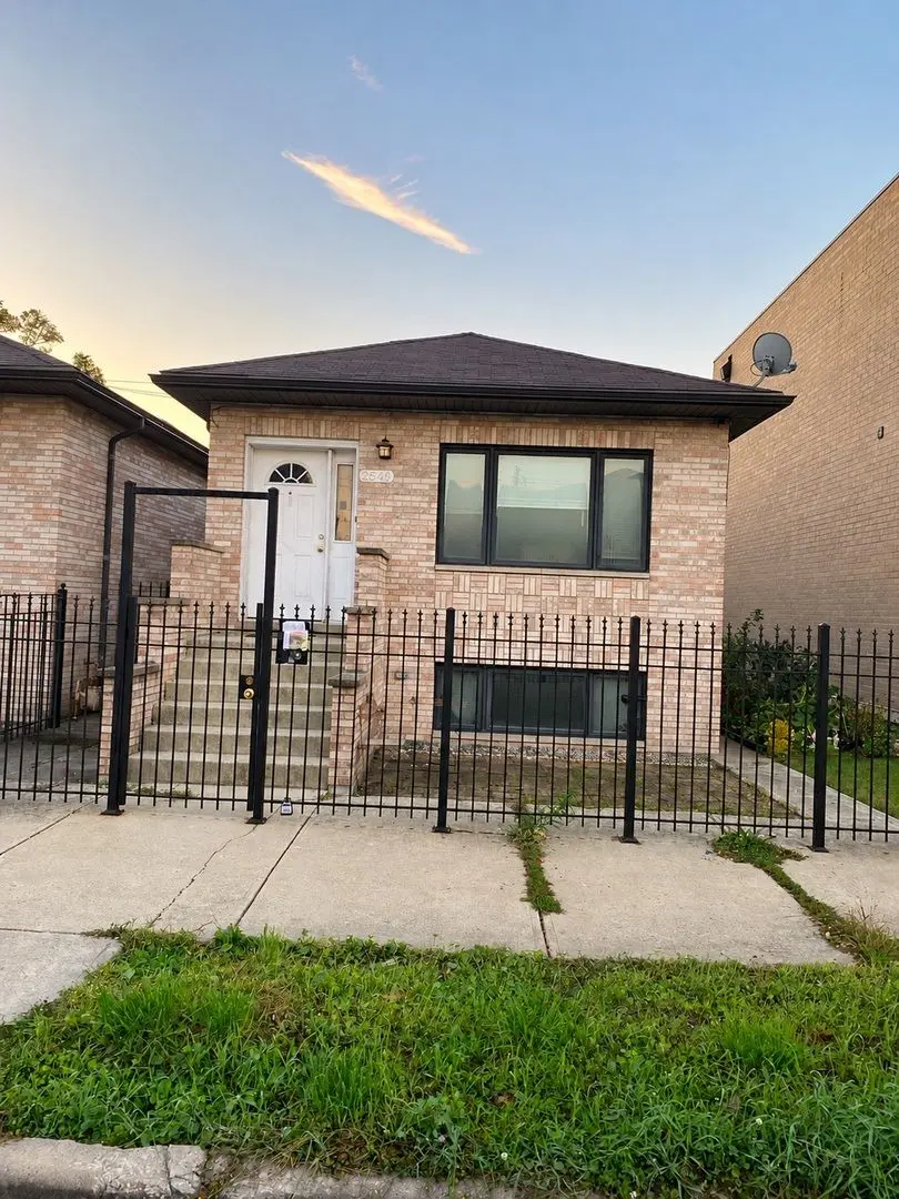 2549 S Hillock Avenue