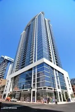 100 E 14TH Street