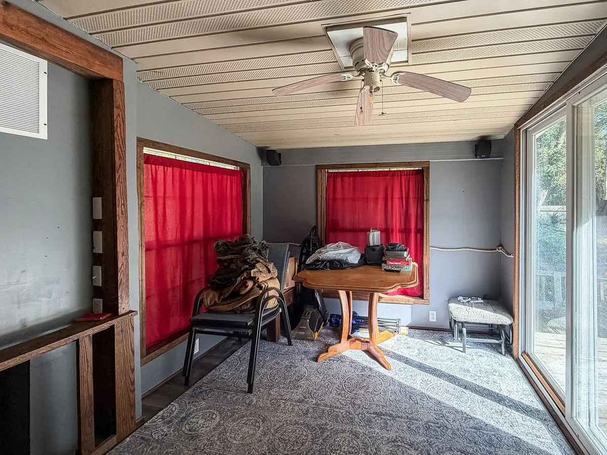 225 E North 6th Street