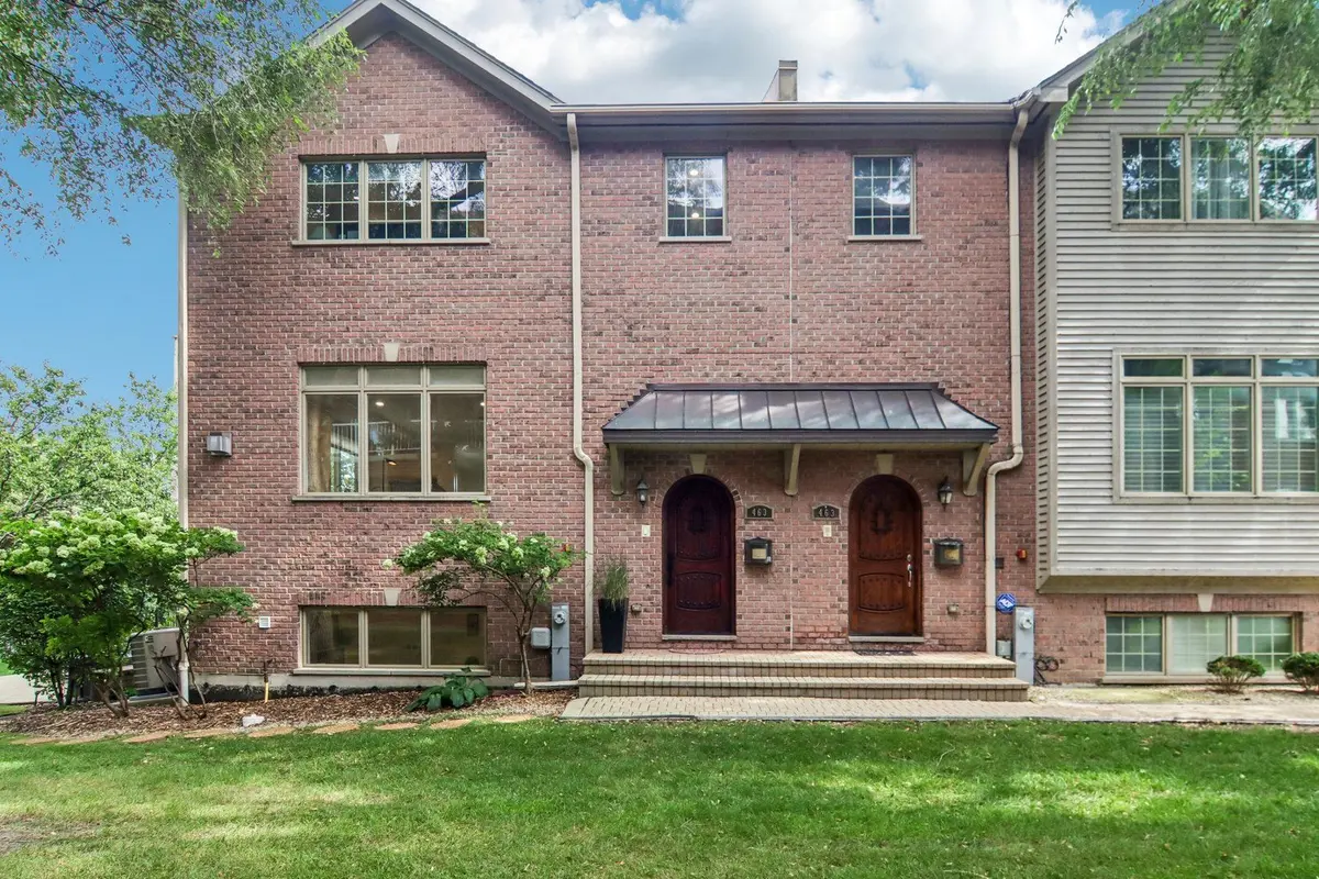 463 Summit Avenue