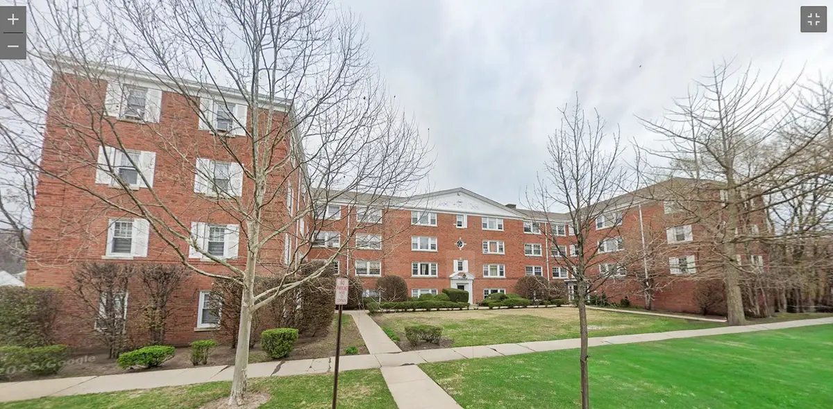 1219 W Harvard Terrace
