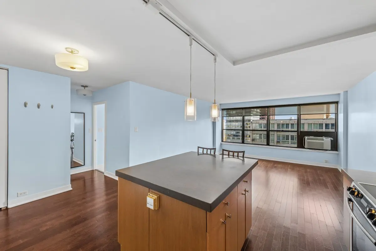2930 N Sheridan Road