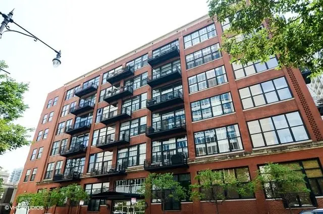 521 W SUPERIOR Street
