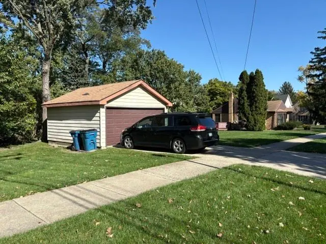 353 E 3rd Street