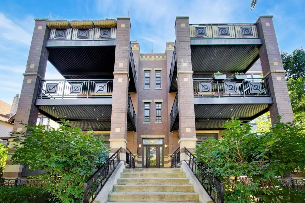 725 W Diversey Parkway