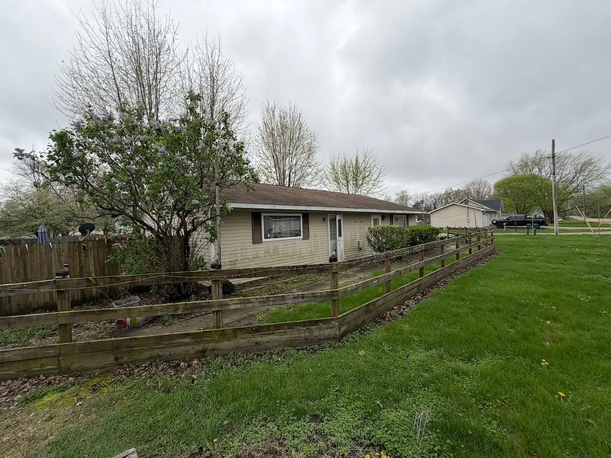 103 W Bacon Street